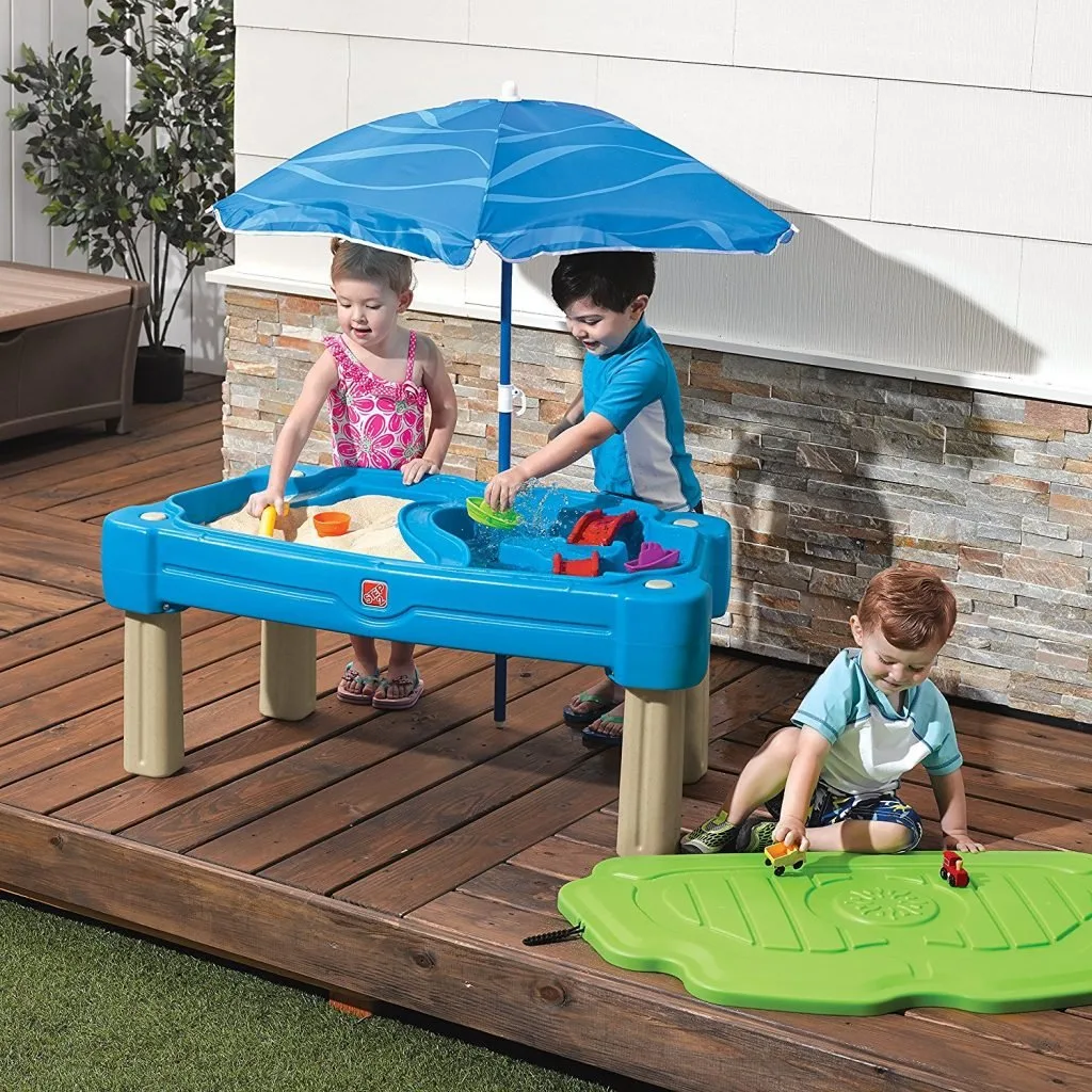 Outdoor activities for kids - water play